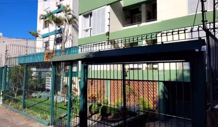 Apartamento com 02 Quartos na Av. Vicente da Fontoura, no Bairro Santana