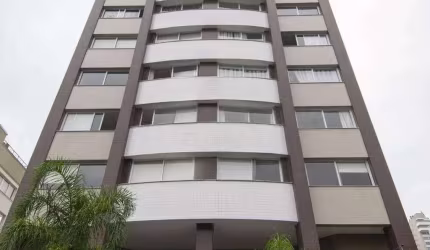 Apartamento de 3 quartos, suíte e 2 vagas de garagem Petrópolis em Porto Alegre.