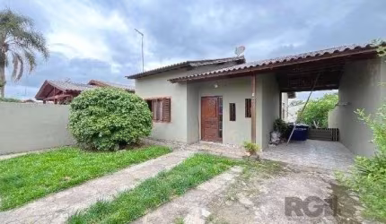 Casa em Porto Alegre, no bairro Lageado, com 3 dormitório(s), e 3 banheiros, à v