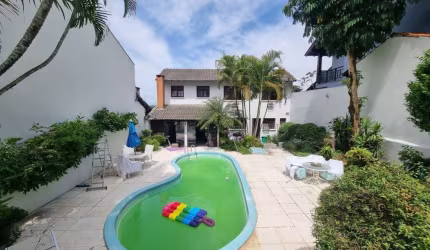 Casa Bairro Jardim Isabel/ Amplo Pátio / Piscina / 3 Dormitórios