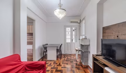 Apartamento 2 dormitórios no Centro Histórico
