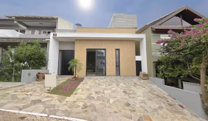 Casa Condominio em Porto Alegre, no bairro Hípica, com 3 dormitório(s), e 3 banh