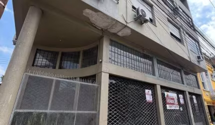 AMPLA LOJA COM MEZANINO, EM FRENTE A REDENÇÃO.