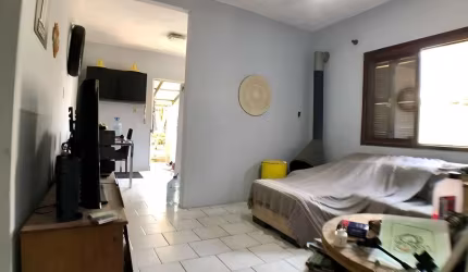 Casa com 2 dormitórios e 150m², no Bairro Jardim Sabará