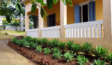 Casa Centenária no Bairro Belém Velho Residencial/Comercial