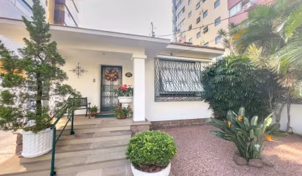 Casa 3 dormitórios à venda Petrópolis Porto Alegre/RS
