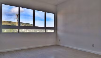 Apartamento 2 dormitórios à venda Jardim Leopoldina Porto Alegre/RS