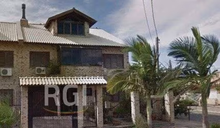 Sobrado para Venda - 130m², 3 dormitórios, sendo 1 suites, 2 vagas - Protásio Al