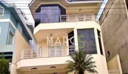 Casa em condomínio fechado com 4 quartos à venda na Rua Pedra da Lua, Arujá 5, Arujá, 700 m2 por R$ 3.200.000