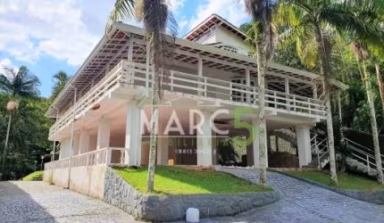 Casa em condomínio fechado com 3 quartos à venda na Rua Tupã, Arujázinho I, II e III, Arujá, 390 m2 por R$ 1.800.000