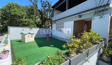 Casa com 3 quartos à venda na Rua Quiririm, --, Vila Valqueire, Rio de Janeiro, 454 m2 por R$ 620.000