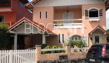 Casa em condomínio fechado com 5 quartos à venda na Rua Orlando de Souza, --, Quitandinha, Petrópolis, 210 m2 por R$ 920.000