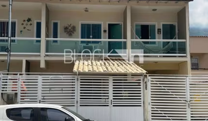Casa com 3 quartos à venda na rua XV de Novembro, --, Vila Muriqui, Mangaratiba, 124 m2 por R$ 300.000