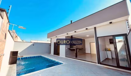 Casa em condomínio com piscina