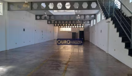 Galpão com 800m² para locação