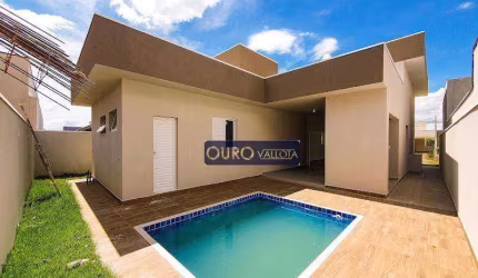 Casa com piscina 300m²