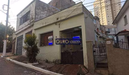 Casa com Edícula com 125m²