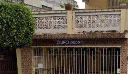 Terreno com 2 casas