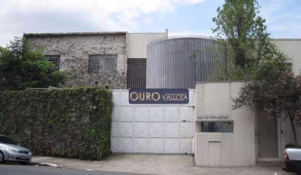 Galpão com 6.400m²