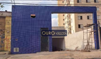 Galpão com 700m²