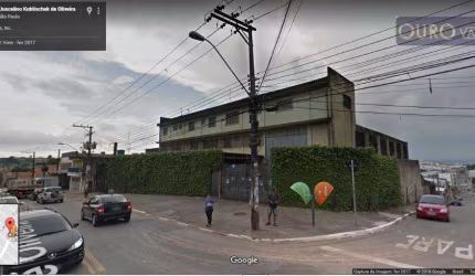 Galpão com 1860m² de areá construída, sendo 1300m.