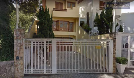 Sobrado á venda.