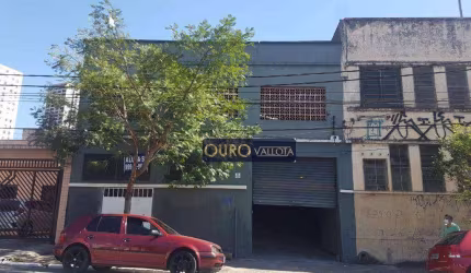 Galpão com 290m²