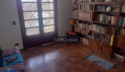 Casa com piscina, com 214m² a venda no Jardim Avelino