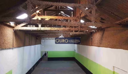Galpão com 680m²