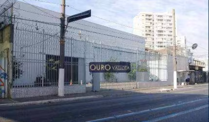 Galpão com 898m²