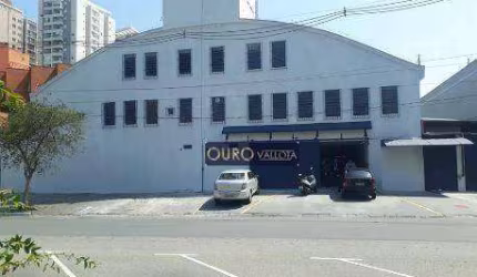 Galpão com 3.200m²
