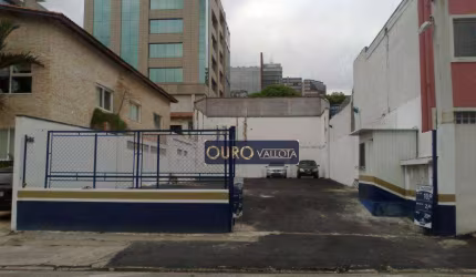 Terreno com 330m²