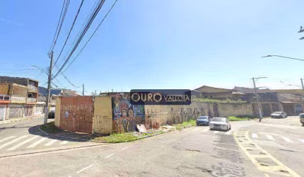 Terreno à venda de esquina com 1.800m²