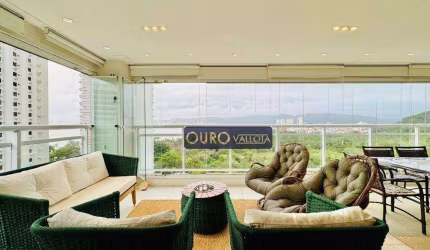 Apartamento com vista para o mar com 158m²