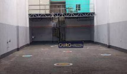 Galpão com 300m²