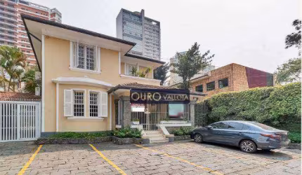 Casa Comercial com 520m²