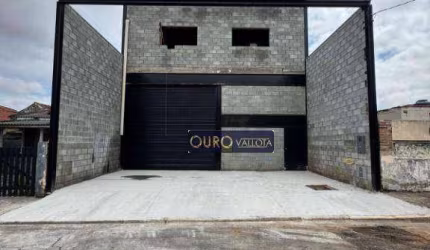 Galpão com 395m²
