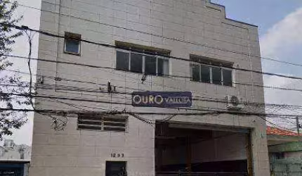 Terreno com 1.090m²