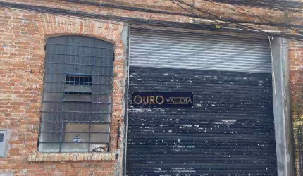 Galpão com 300m²