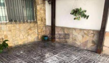 Casa térrea com 3 dormitórios