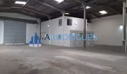 Galpão Comercial em Pirajá  Salvador-BA,possui 7 salas  1.000m² de área na Granjas Rurais Presidente Vargas!