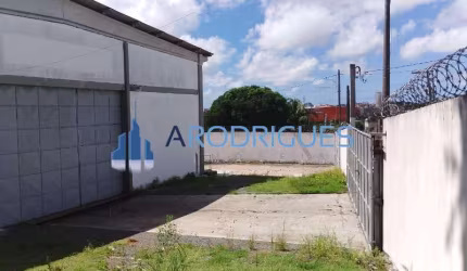 Galpão Comercial com 5 Salas e 10 Vagas de Garagem em  castelo branco, Salvador-BA - Imperdível!
