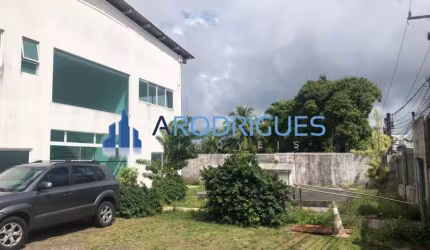 Excelente Oportunidade: Galpão Industrial à Venda ou Locação em Salvador-BA, Bairro Porto Seco Pirajá - 5 Salas, 4 Banheiros, 6 Vagas de Garagem, 1.392,68m².
