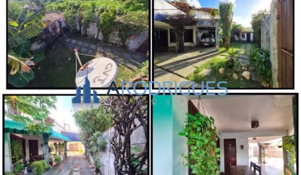 Casa com 4 quartos à venda no Pituaçu, Salvador  por R$ 950.000