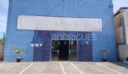 Galpão Comercial à Venda e Locação em Lauro de Freitas - 2 Salas, 6 Banheiros, 8 Vagas de Garagem, 520m2 - Ao Lado do Shopping de Lauro.