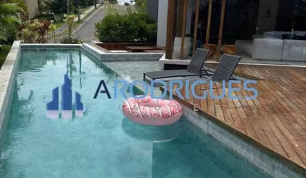 Venda de Casa em Condomínio de Luxo em Alphaville II, Salvador-BA: 3 Quartos, 3 Suítes, 2 Salas, 4 Vagas, 600m².