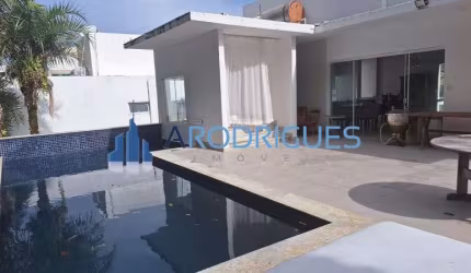 Casa de Alto Padrão em Alphaville I Salvador-BA: 5 quartos, 3 suítes, 3 salas, 6 vagas de garagem, 660m² de área. Venha Conferir!