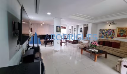 Casa em Itapoan - 5 dormitórios 05 vagas de garagem - Grande Diferencial