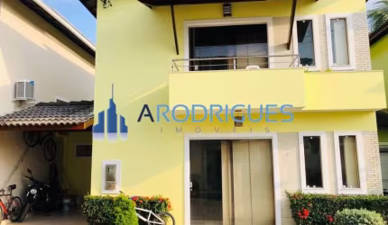 Casa a venda em Buraquinho, 4/4 150m2