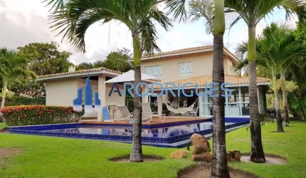 Casa à venda e locação em Sauipe, 3/4, sendo 3 suítes, dependência completa com banheiro e ótima localização!
